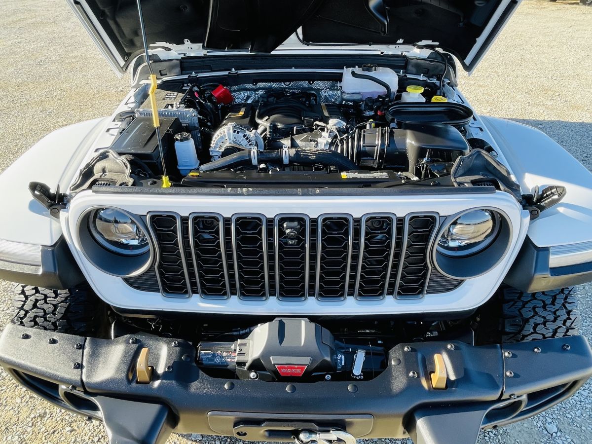 Used 2025 Jeep Wrangler Rubicon 392 AWD/4WD image 13