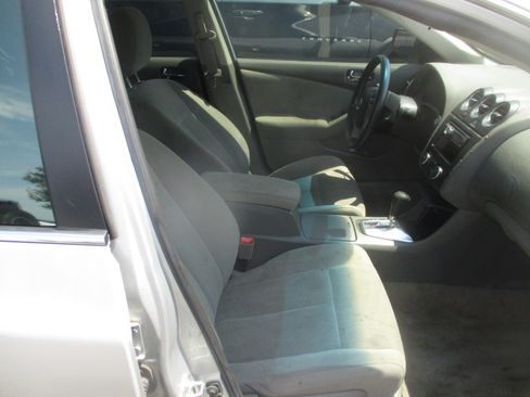 Used 2012 Nissan Altima Sedan FWD image 12
