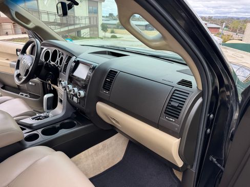 Used 2011 Toyota Sequoia Limited image 26