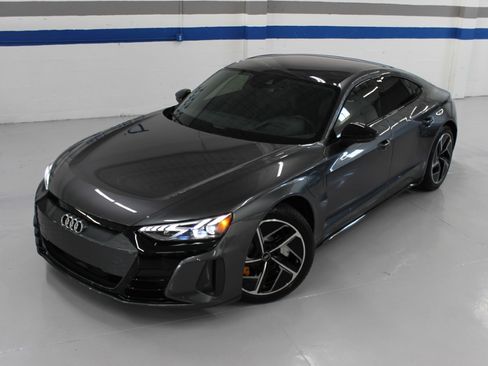 Used 2024 Audi RS e-tron GT UNAVAIL AWD/4WD image 4