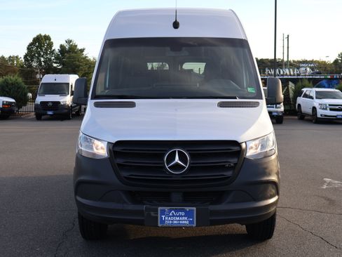 Used 2019 Mercedes-Benz Sprinter 2500 image 2