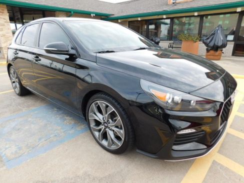 Used 2019 Hyundai Elantra GT N Line image 2