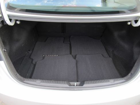 Used 2013 Hyundai Elantra GLS image 24