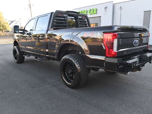 Used 2018 Ford F350 Lariat image 3