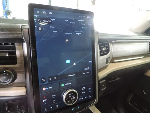 Used 2023 Ford Expedition Limited image 53