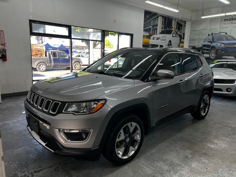 Used 2019 Jeep Compass Limited image 11