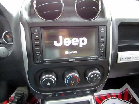 Used 2014 Jeep Compass FWD Latitude image 18
