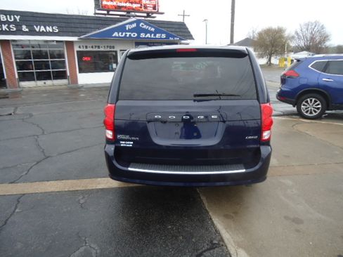 Used 2013 Dodge Grand Caravan Crew image 11