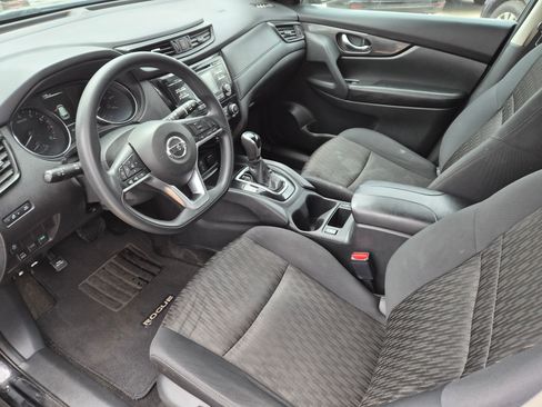 Used 2017 Nissan Rogue S image 5