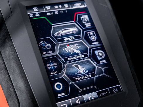 Used 2023 Lamborghini Huracan STO image 18