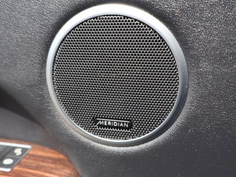 Used 2016 Land Rover Range Rover HSE image 19