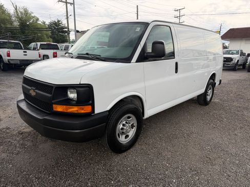 Used 2015 Chevrolet Express 2500 UNAVAIL RWD image 1