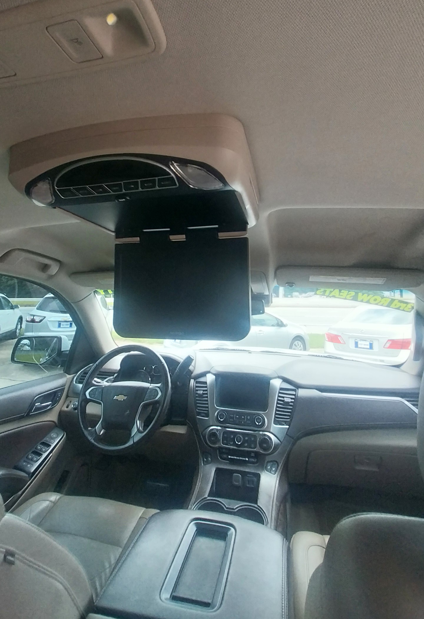 Used 2017 Chevrolet Suburban 2WD LT image 21