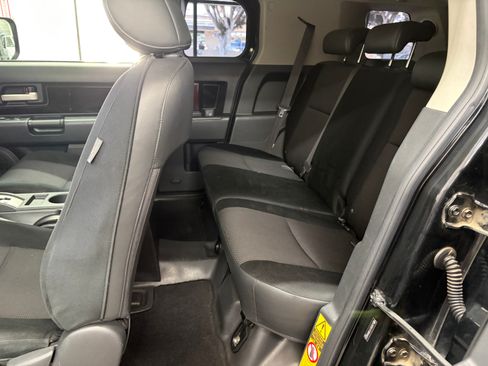 Used 2008 Toyota FJ Cruiser 4WD image 10