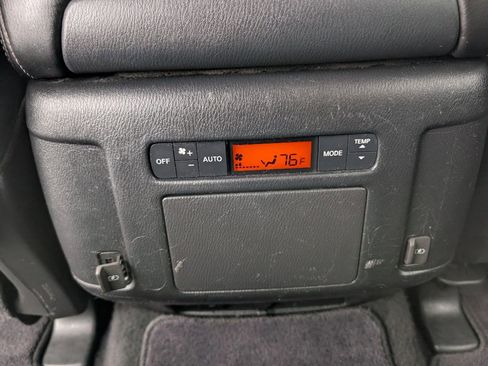 Used 2020 Nissan Armada SL image 17