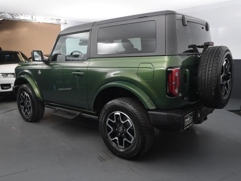 Used 2023 Ford Bronco Outer Banks image 3