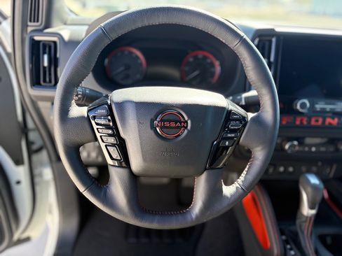 Used 2026 Nissan Frontier PRO-4X image 15