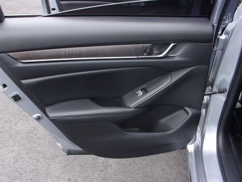 Used 2022 Honda Accord EX-L image 33