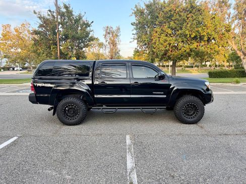 Used 2015 Toyota Tacoma 4x4 Double Cab TRD Pro image 9
