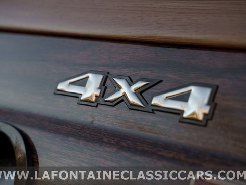 Used 1991 Jeep Grand Wagoneer image 31