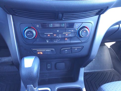 Used 2017 Ford Escape SE FWD image 19