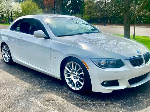 Used 2013 BMW 328i Convertible RWD image 3