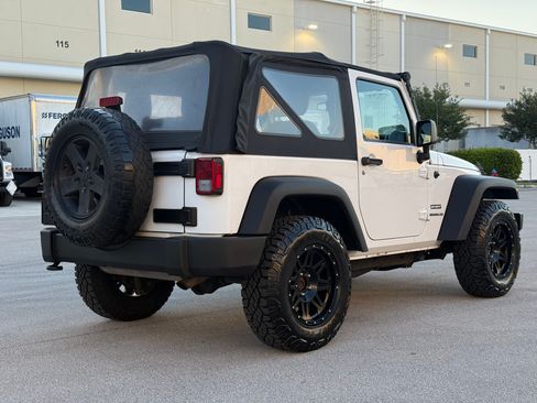Used 2015 Jeep Wrangler Sport AWD/4WD image 9