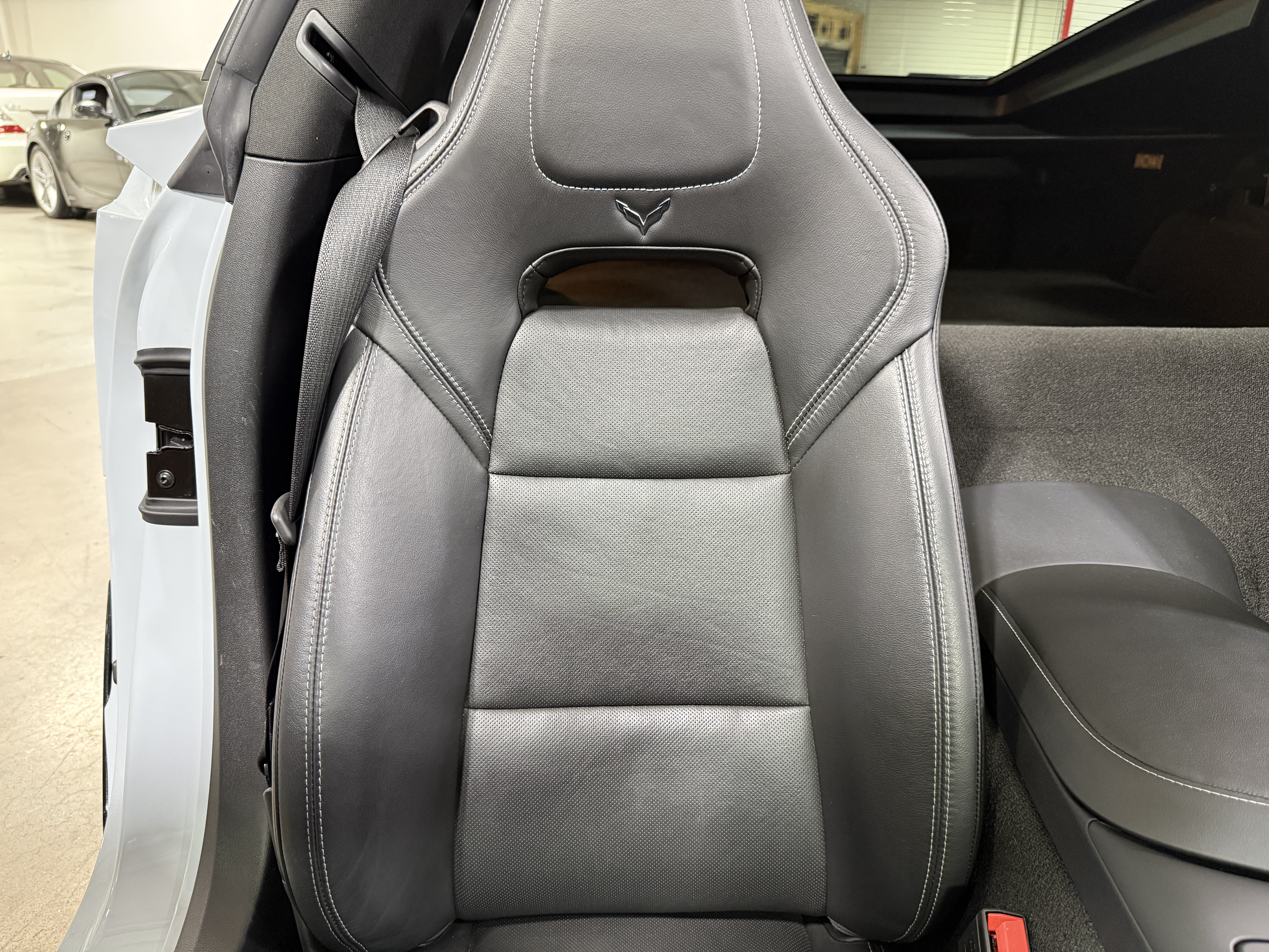 Used 2019 Chevrolet Corvette Grand Sport Coupe w/ 2LT RWD image 32