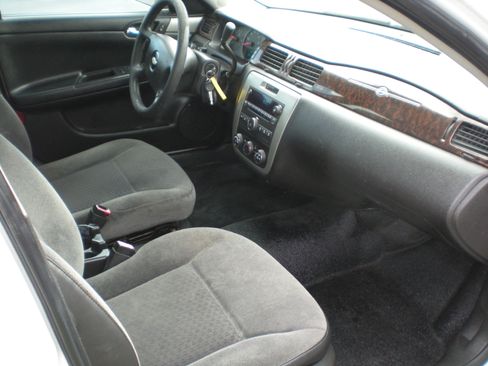 Used 2014 Chevrolet Impala Police FWD image 5