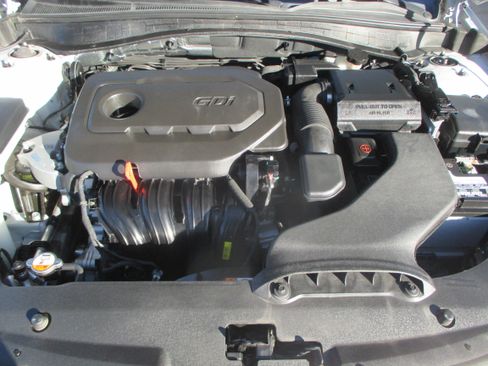 Used 2018 Kia Optima LX image 15