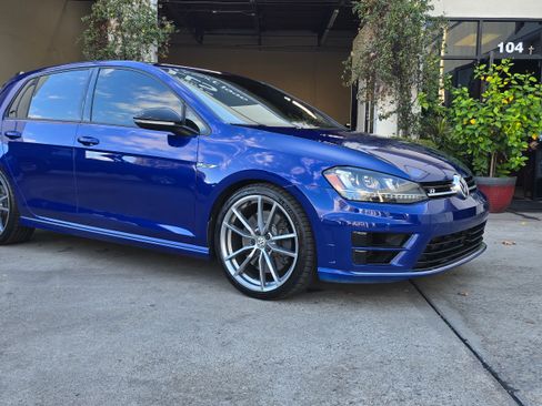 Used 2017 Volkswagen Golf R 20th Anniversary Edition image 3