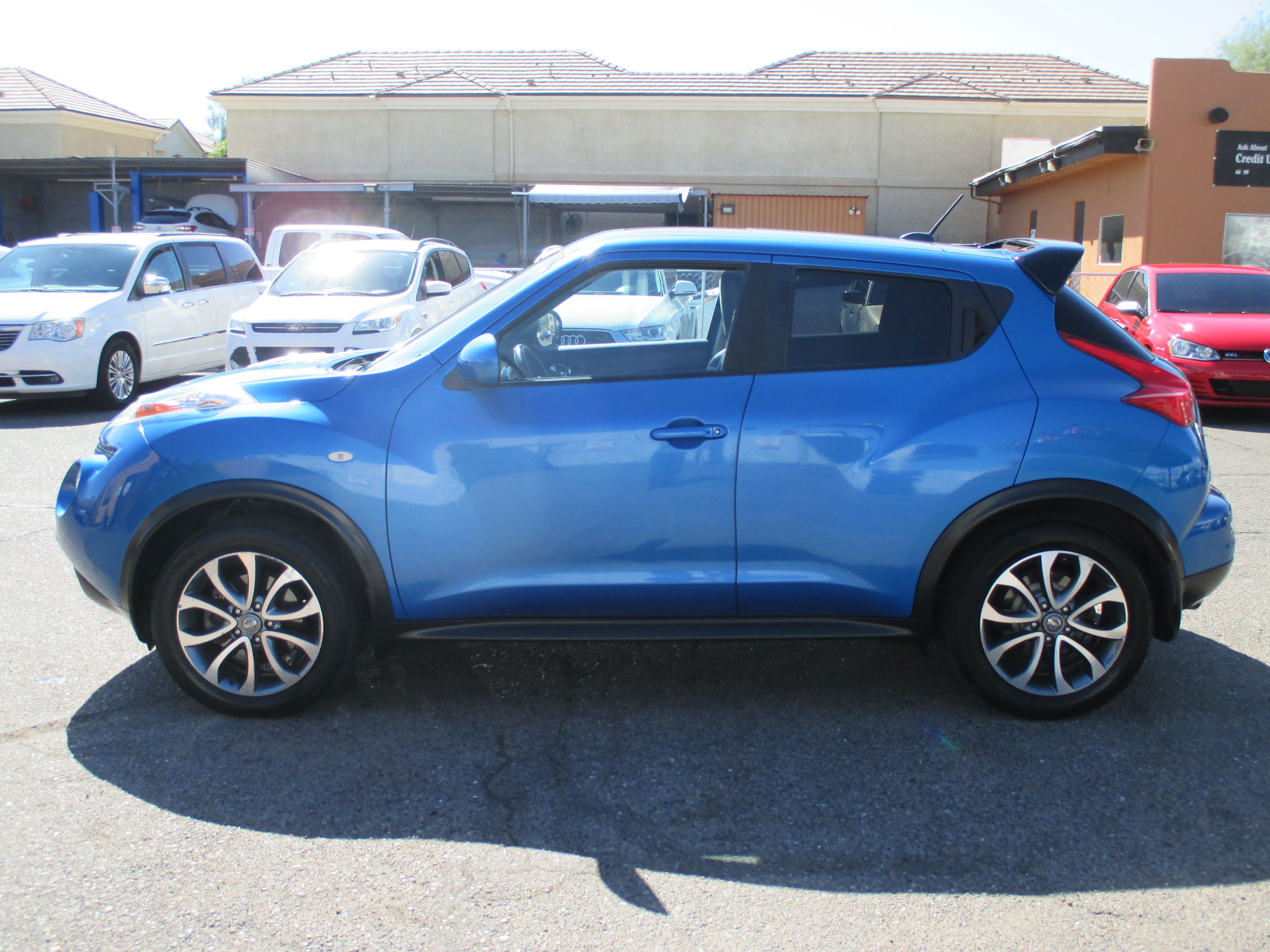 Used 2012 Nissan Juke AWD image 2