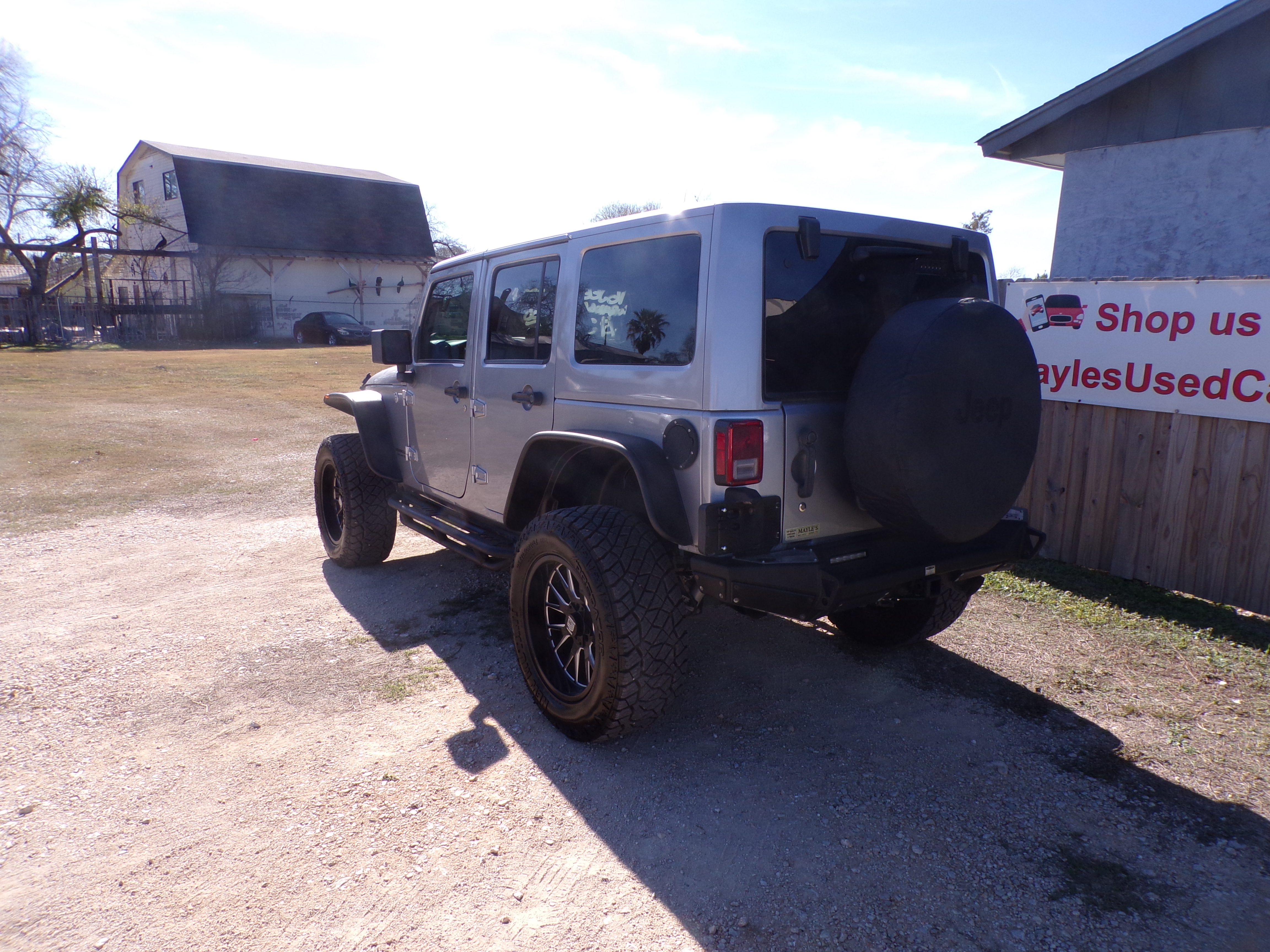 Used 2016 Jeep Wrangler Unlimited Rubicon AWD/4WD image 2