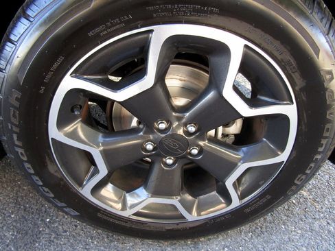 Used 2013 Subaru XV Crosstrek 2.0i Premium image 12