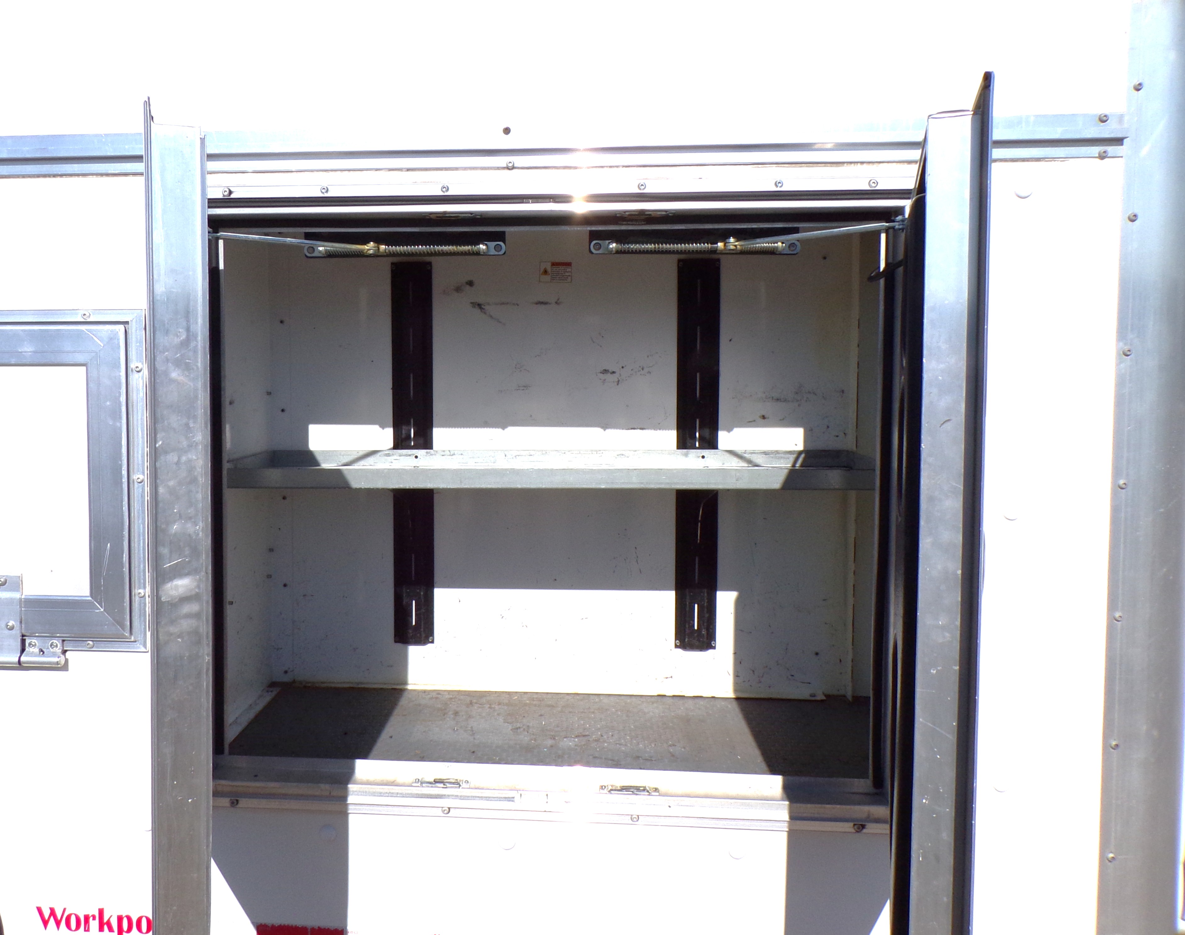 Used 2020 Chevrolet Express 3500 RWD image 15