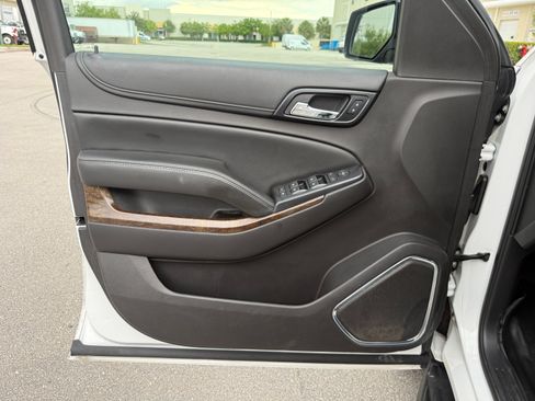 Used 2015 Chevrolet Suburban LS RWD image 51