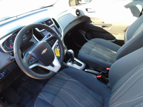 Used 2020 Chevrolet Sonic LT image 11
