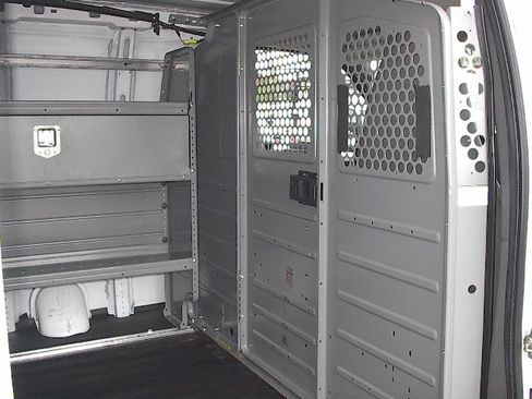 Used 2018 Chevrolet Express 2500 image 16