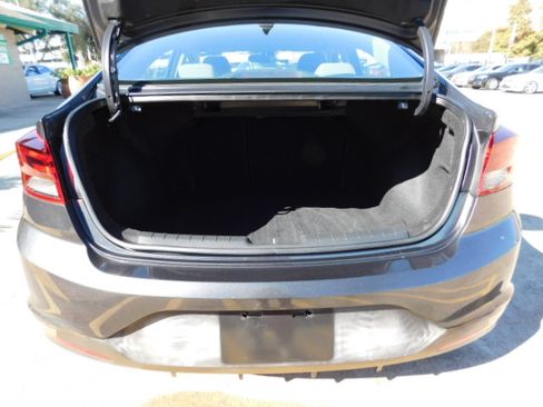 Used 2020 Hyundai Elantra SEL image 8