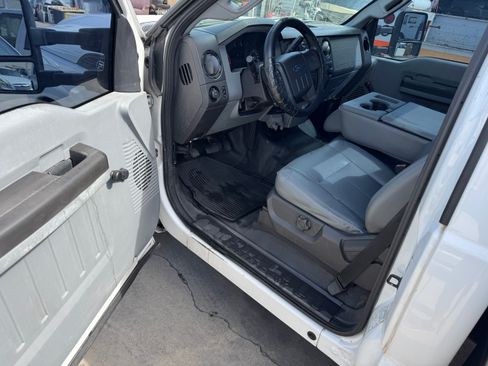 Used 2015 Ford F350 2WD Regular Cab DRW Super Duty image 5