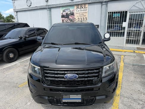 Used 2017 Ford Explorer 4WD Police Interceptor image 2