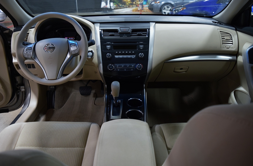 Used 2014 Nissan Altima 2.5 S Sedan FWD image 23