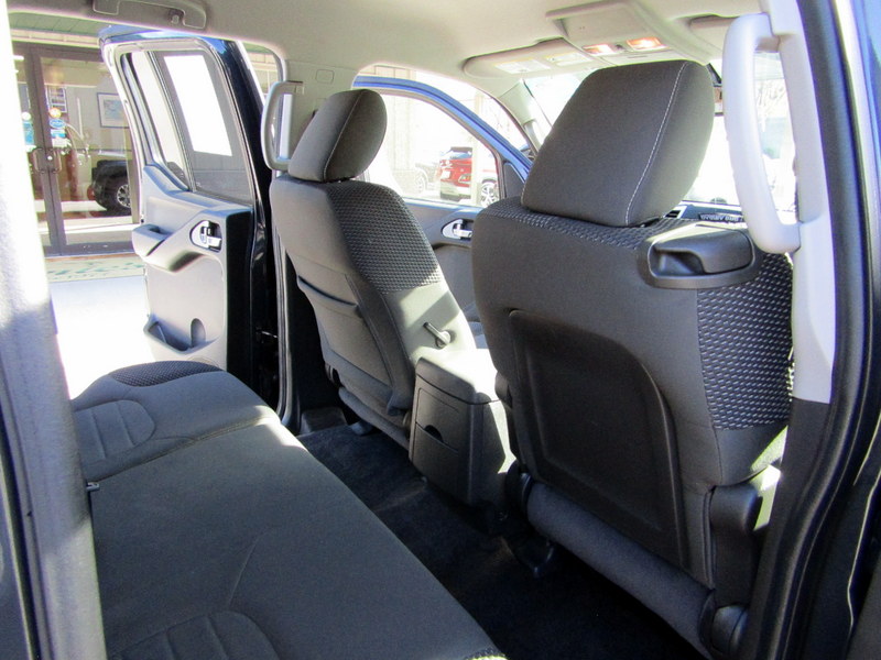 Used 2014 Nissan Frontier 4x4 Crew Cab PRO-4X image 24