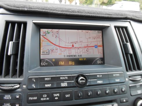 Used 2005 INFINITI FX35 image 16