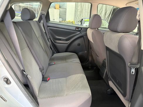 Used 2005 Toyota Matrix UNAVAIL FWD image 16