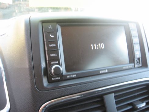 Used 2013 Dodge Grand Caravan SXT FWD image 10