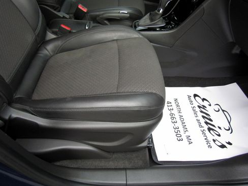 Used 2020 Buick Encore Preferred image 18