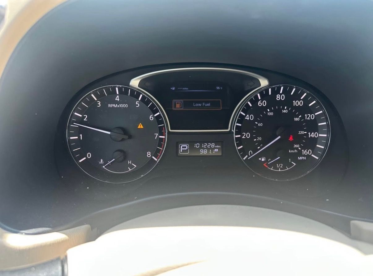Used 2013 Nissan Pathfinder FWD image 6