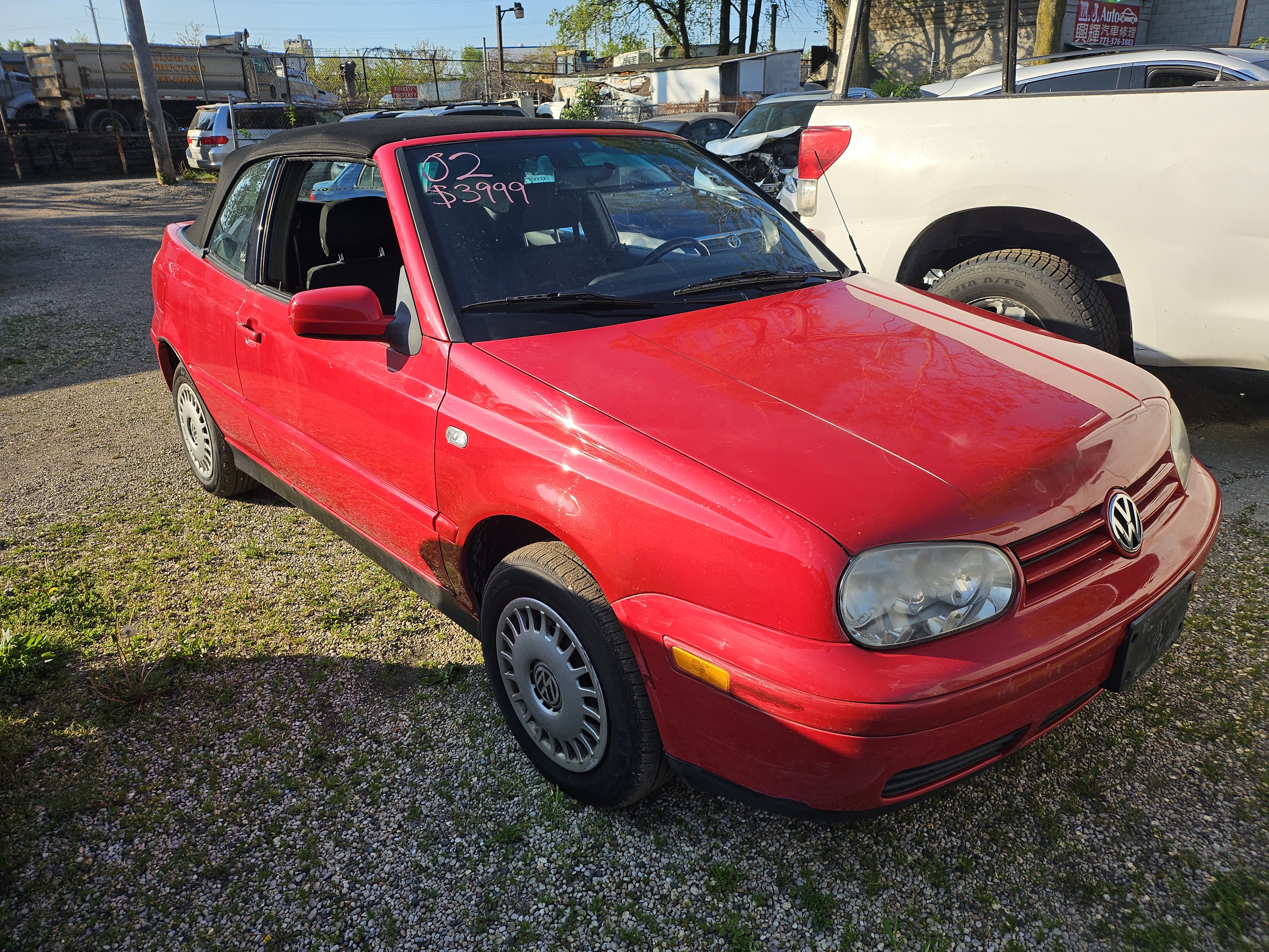 Used 2002 Volkswagen Cabrio GLS FWD image 2