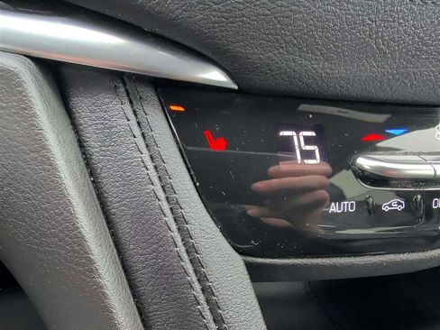 Used 2025 Cadillac XT5 Premium Luxury image 14